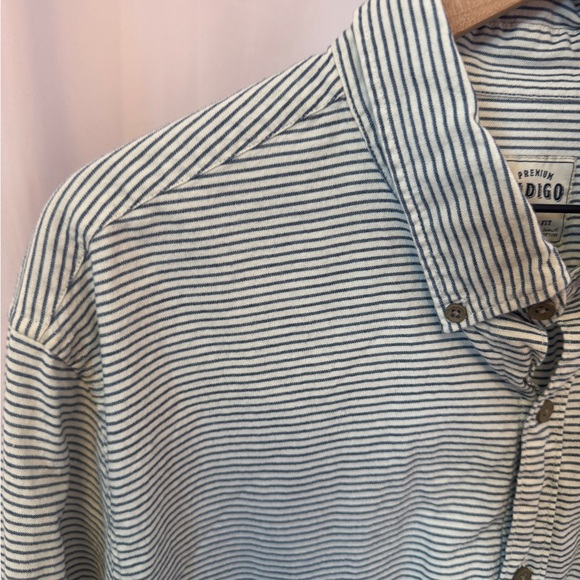 American eagle indigo button up - Picture 2 of 4